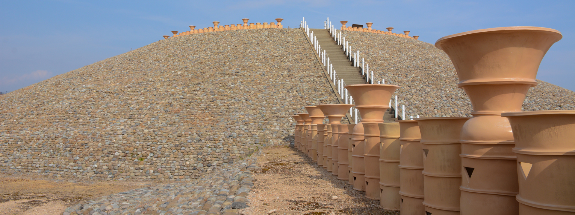 埋蔵文化財（埋蔵文化財・遺物撮影の写真撮影・報告書写真図版版下作製業務）のイメージ画像