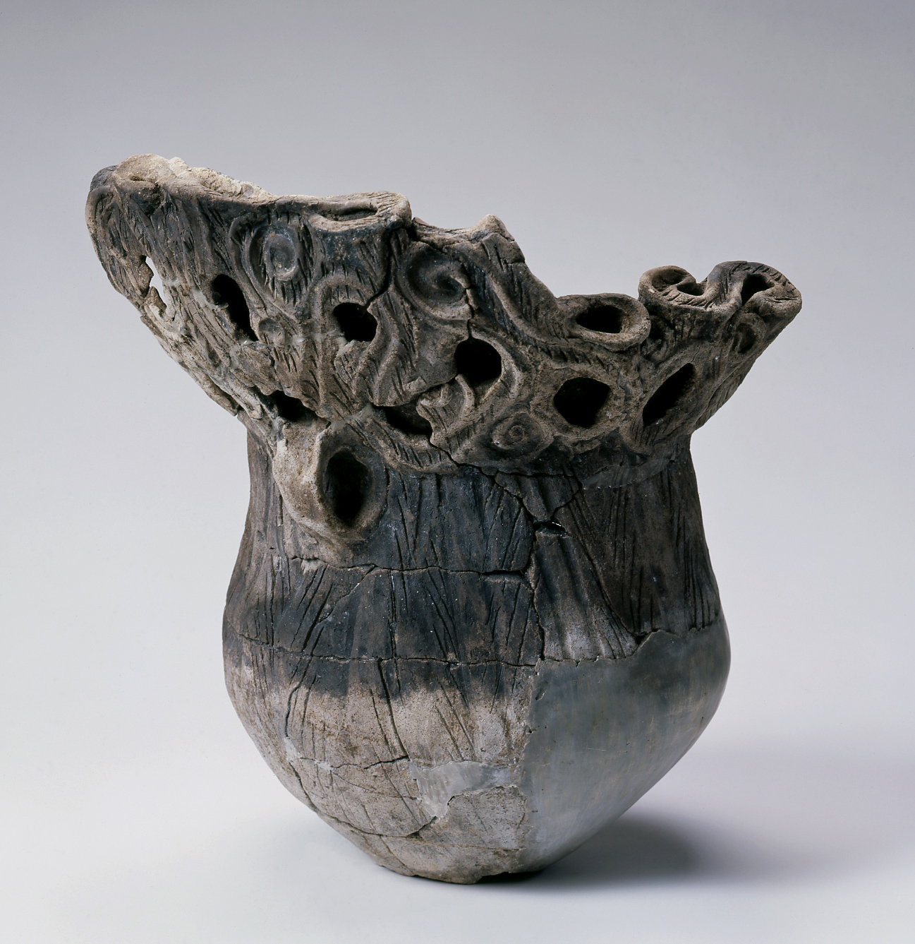 竜ケ崎A遺跡出土縄文土器 滋賀県教育委員会